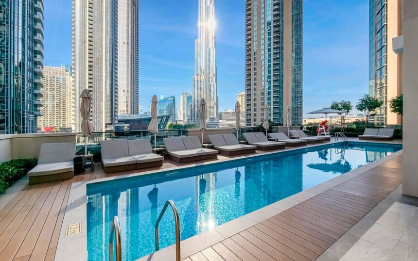 бассейн с видом на Burj Khalifa
