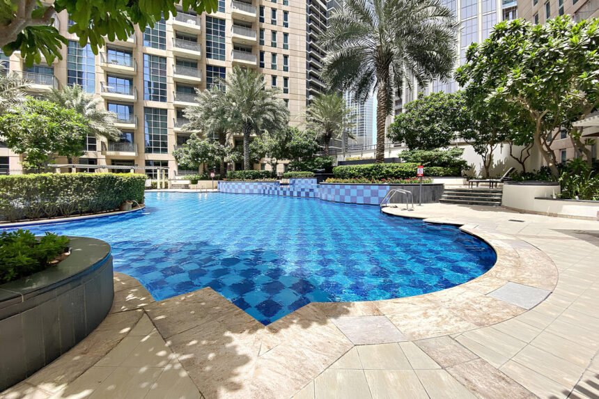 открытый бассейн